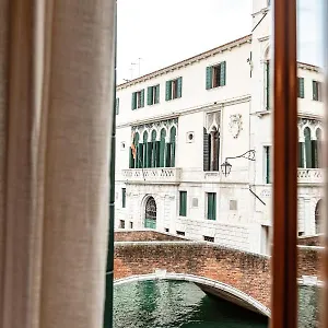  Apartment Canale View - S. Agostino Italy